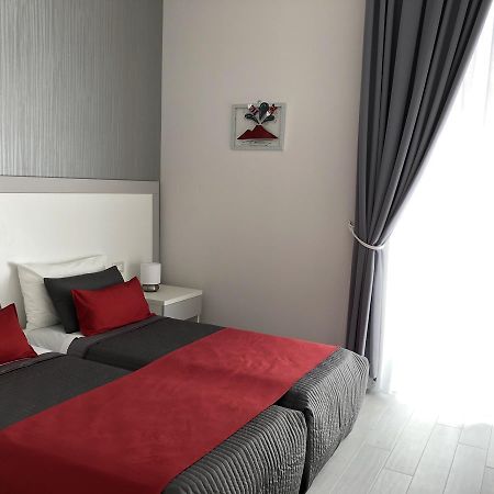 נאפולי Chiaia Guest House מראה חיצוני תמונה