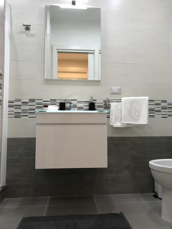 נאפולי Chiaia Guest House מראה חיצוני תמונה