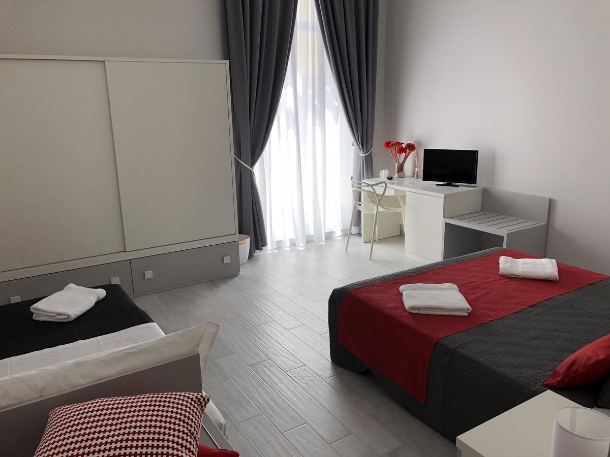נאפולי Chiaia Guest House מראה חיצוני תמונה
