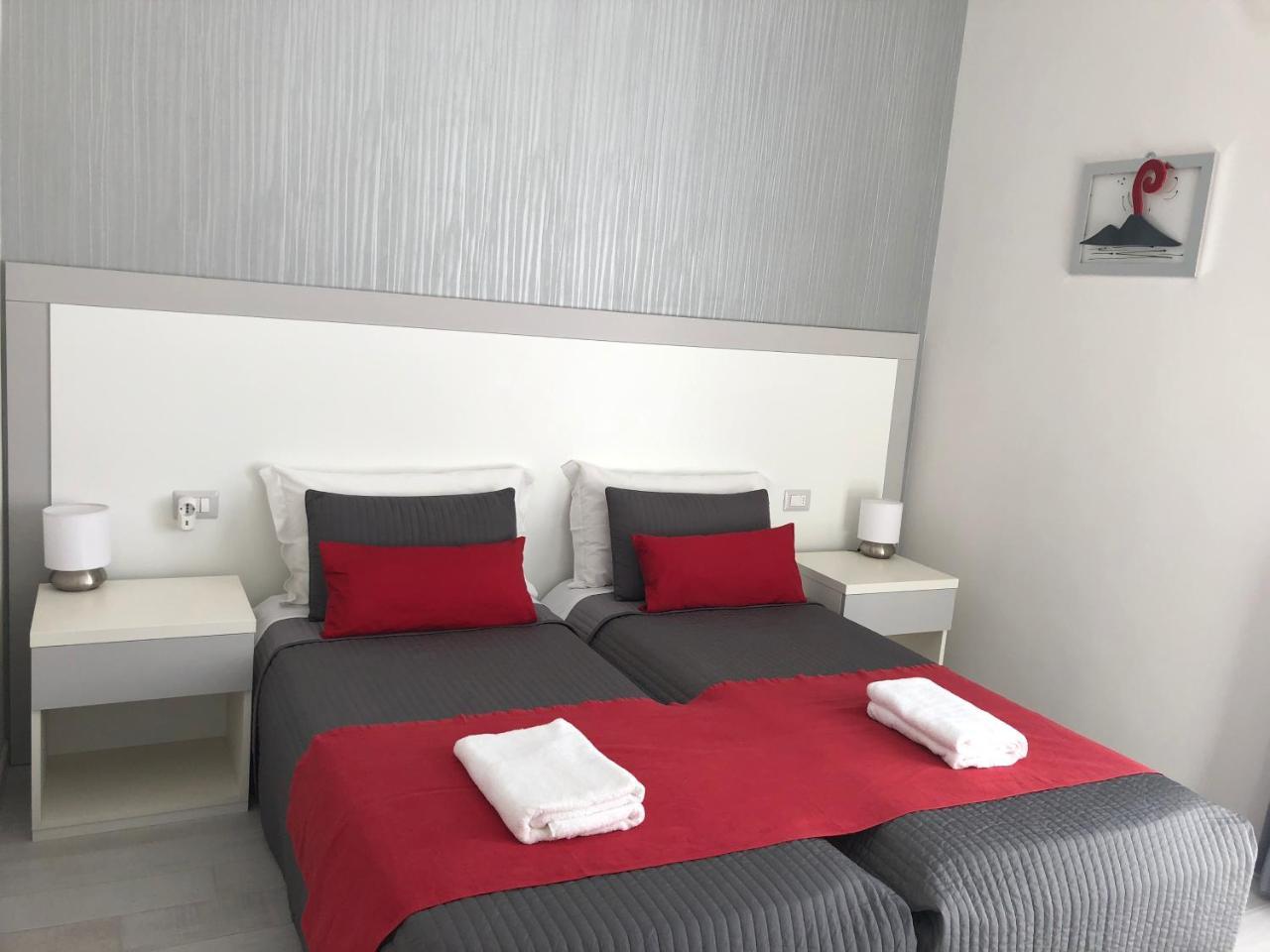 נאפולי Chiaia Guest House מראה חיצוני תמונה